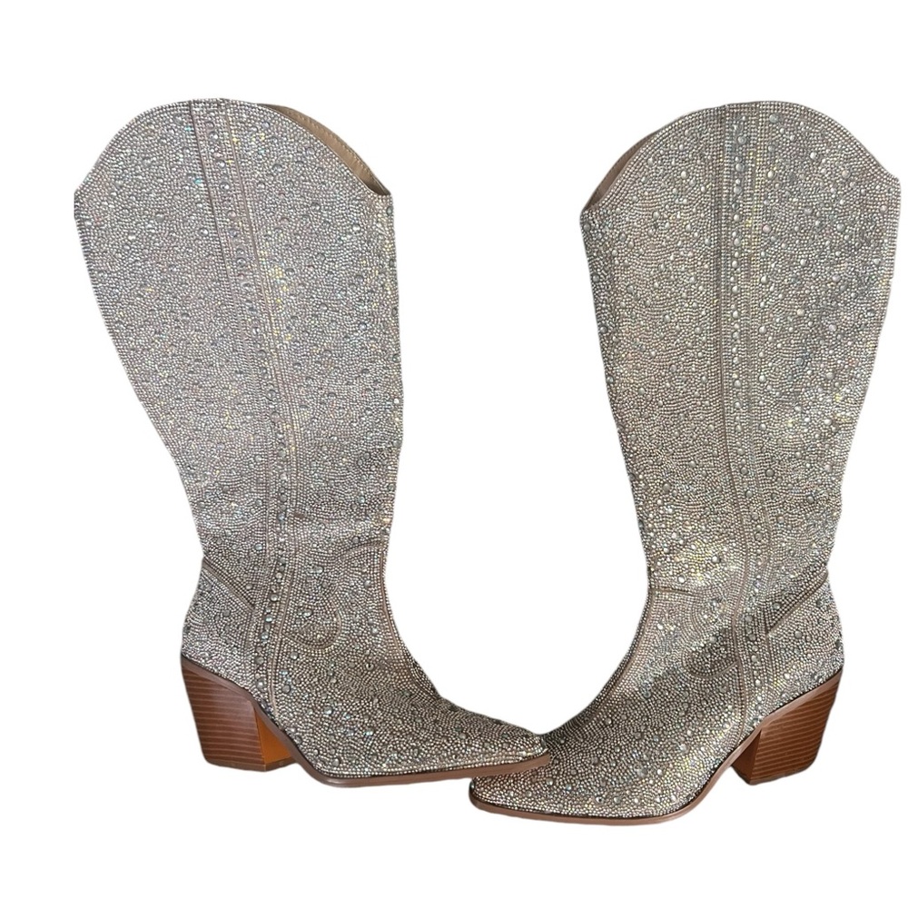Beautiful bling cowgirl boots-size 8